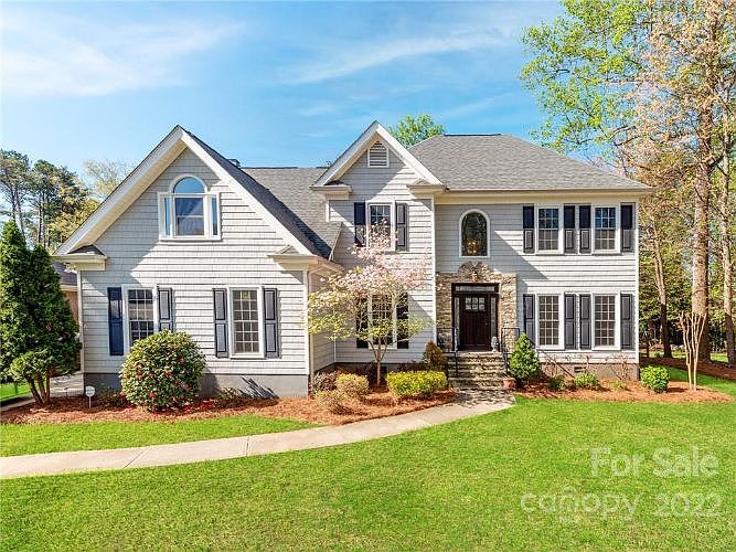 1st image of 122 Sapphire Dr