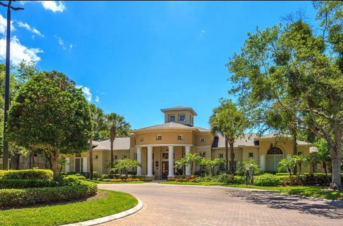 2586 Robert Trent Jones Dr — Photo 1