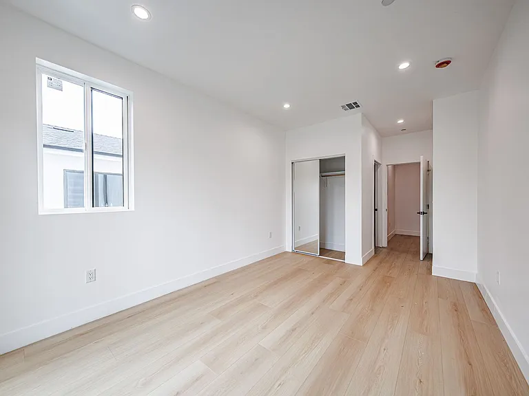 5187 W. 21st St. — Photo 47