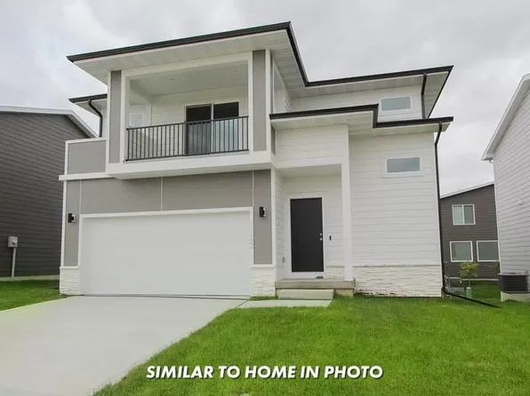 15230 Deerview Dr #1, Urbandale, IA 50323