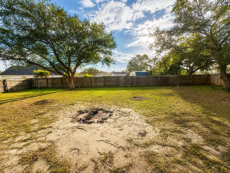 2722 Shalimar Dr — Photo 24