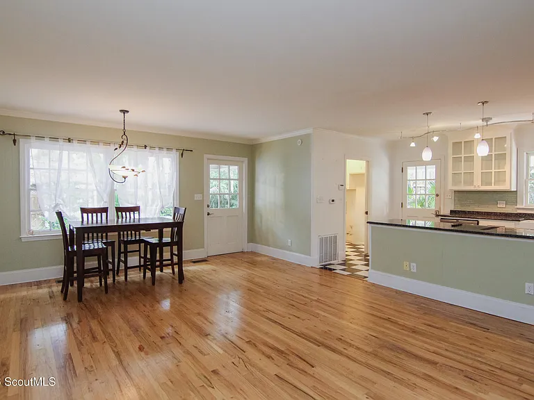 1207 Pine Ave — Photo 25