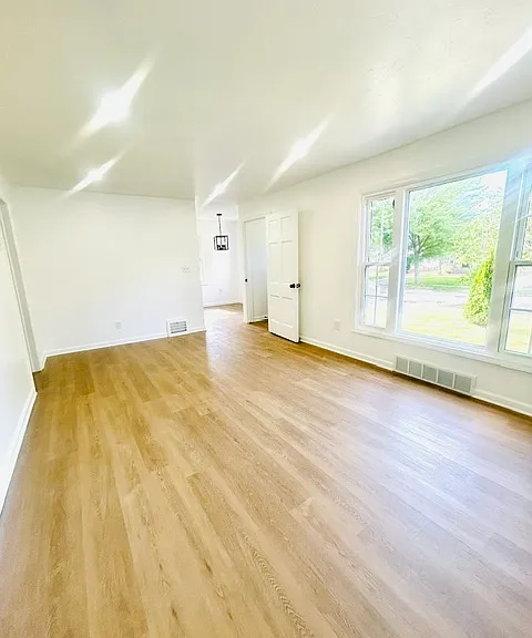 4218 Stilmore Rd — Photo 2