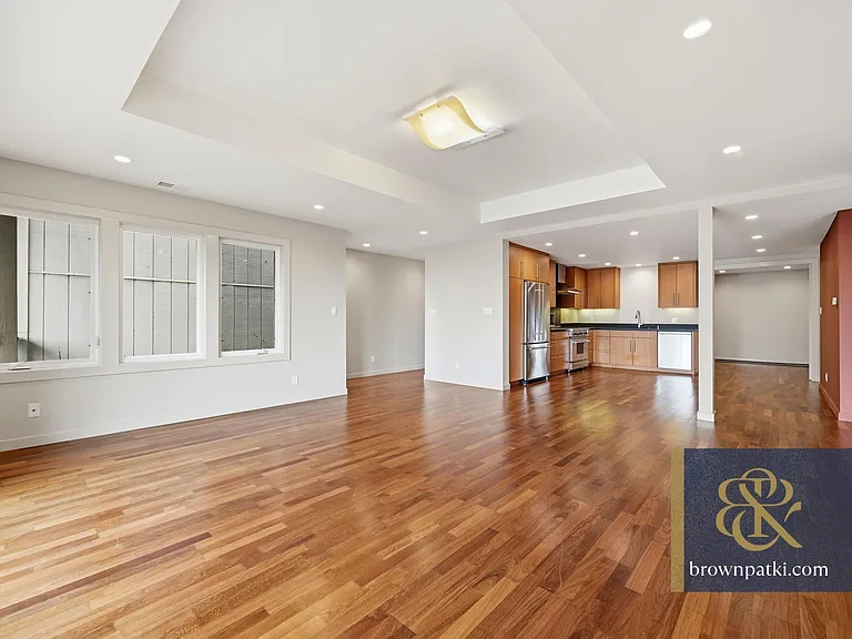 487 Crestmont Dr — Photo 8