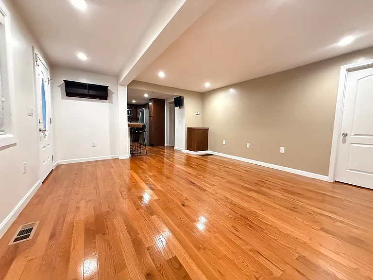 7 Southbridge Street Ct — Photo 3