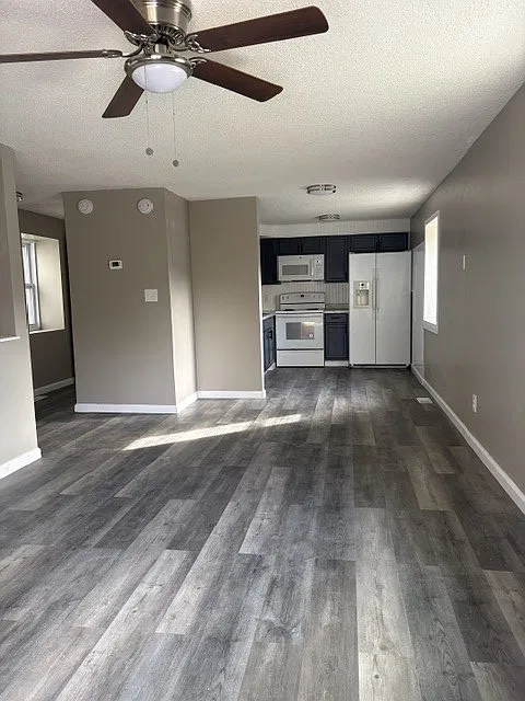 2 bed, 800 sqft, $1,170 — Photo 2