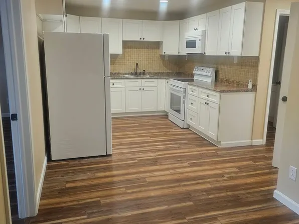 Back St Apartments