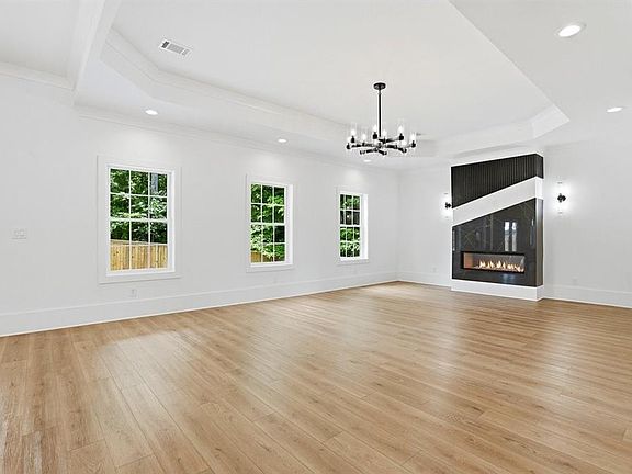 4th image of 4271 Wesley Chapel Rd