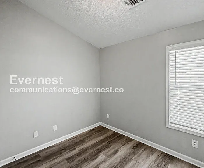 8609 Thomas Ln — Photo 14