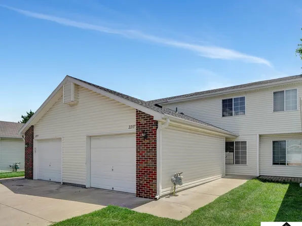 2207 W Todd Ln, Lincoln, NE 68528
