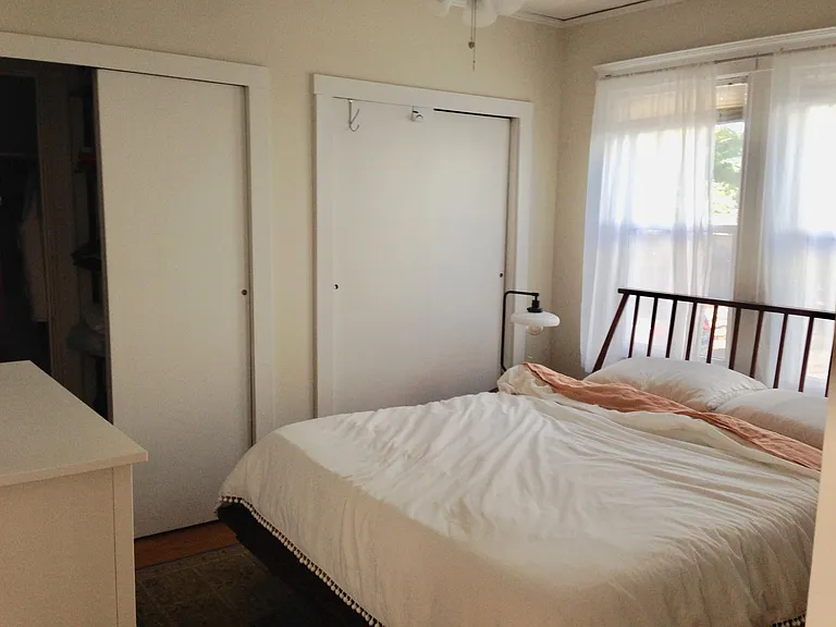 Bedroom 1 w king size bed