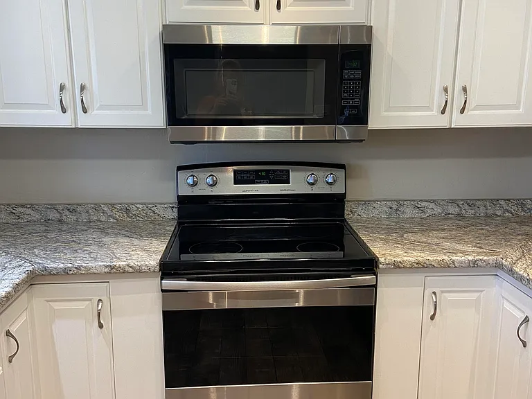 102 W Loma Vista Dr #104 — Photo 9
