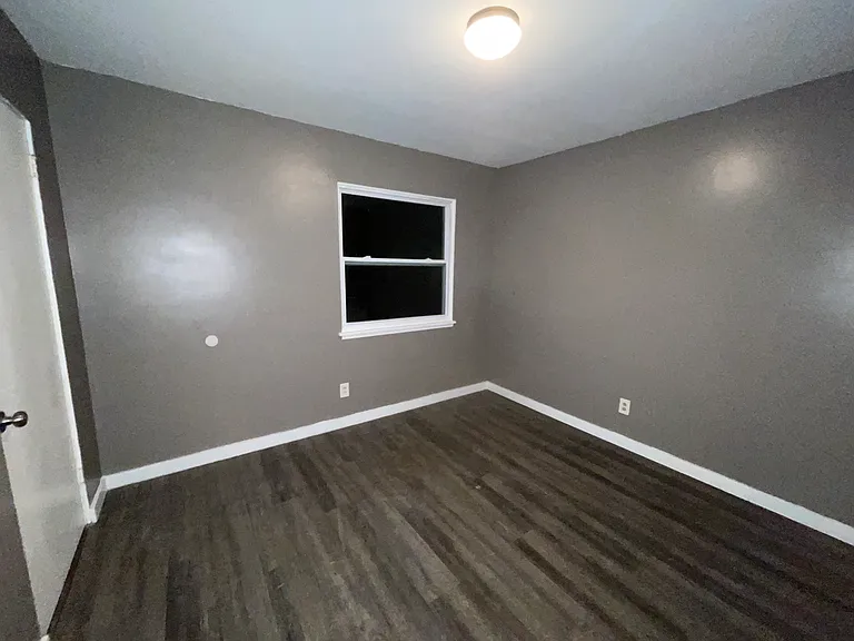 1099 Brown St — Photo 10