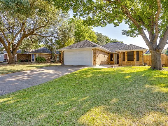 3rd image of 1200 Windy Meadows Dr