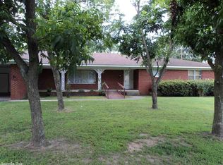 210 W 6th St, Lonoke, AR 72086