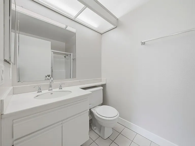 363 Stanford Ct — Photo 10