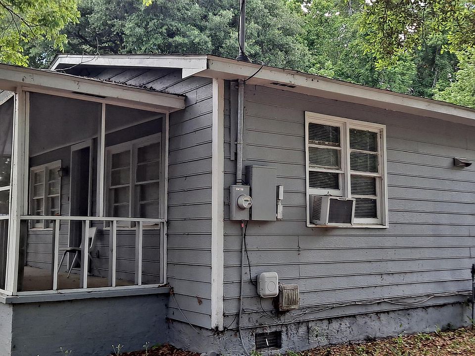 2nd image of 2402 Winyah St.