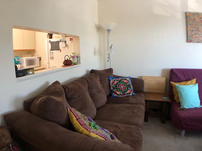 216 Viewmount Dr — Photo 4
