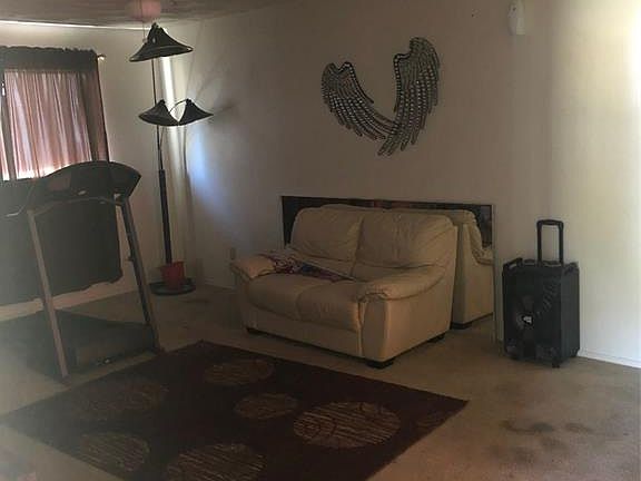 3rd image of 322 Harrington Dr
