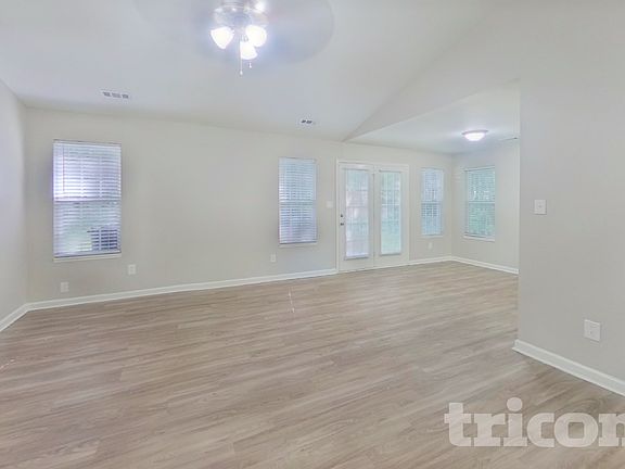 3rd image of 6603 Cedar Cliff Dr