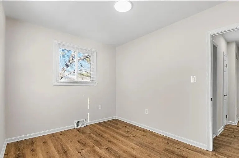 820 Templecliff Rd — Photo 14
