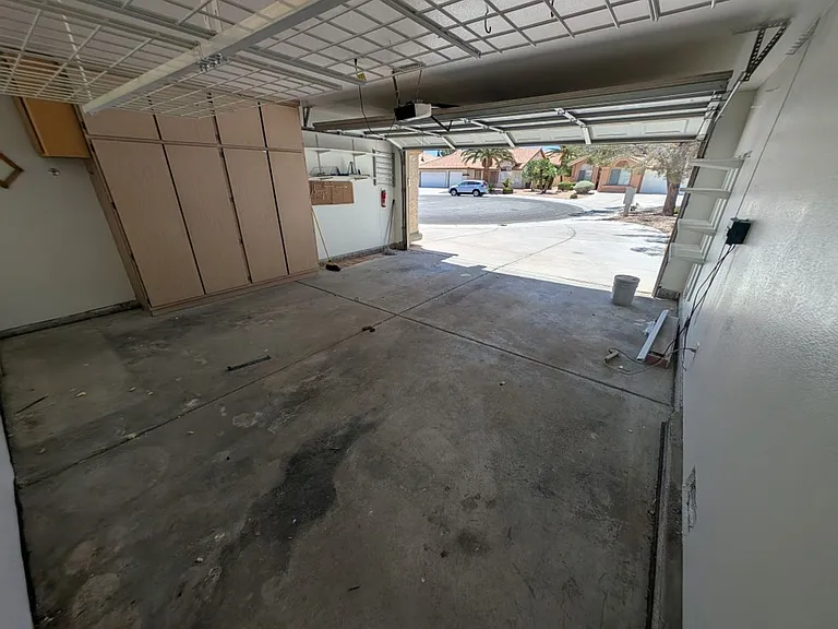 8432 Airmont Ct — Photo 30