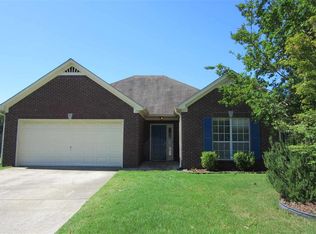 143 Renwick Ln, Calera, AL 35040