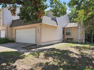 585 NW Valleybrook Rd, Blue Springs, MO 64014