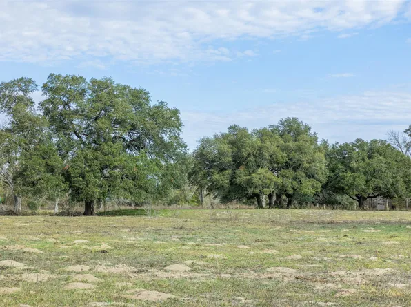 1820 Old Smithville, Flatonia, TX 78941