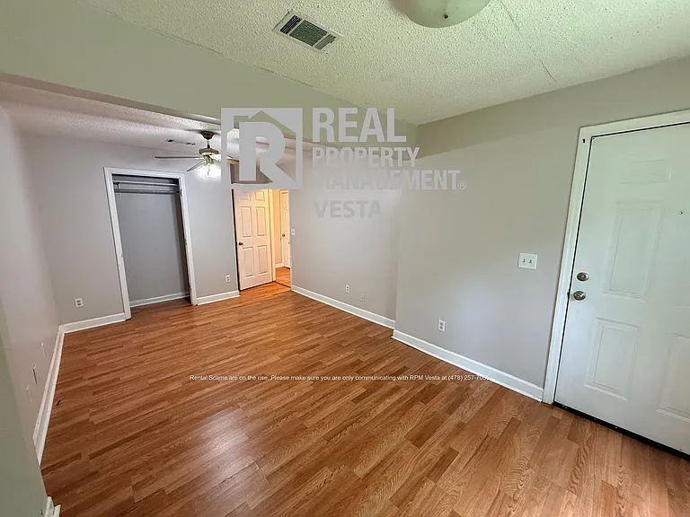 3163 Highpoint Dr — Photo 6