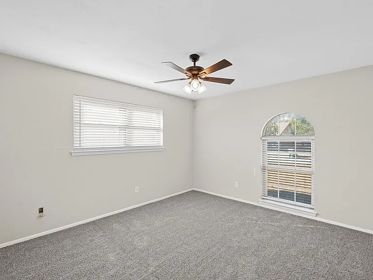 2001 San Jacinto Dr — Photo 27