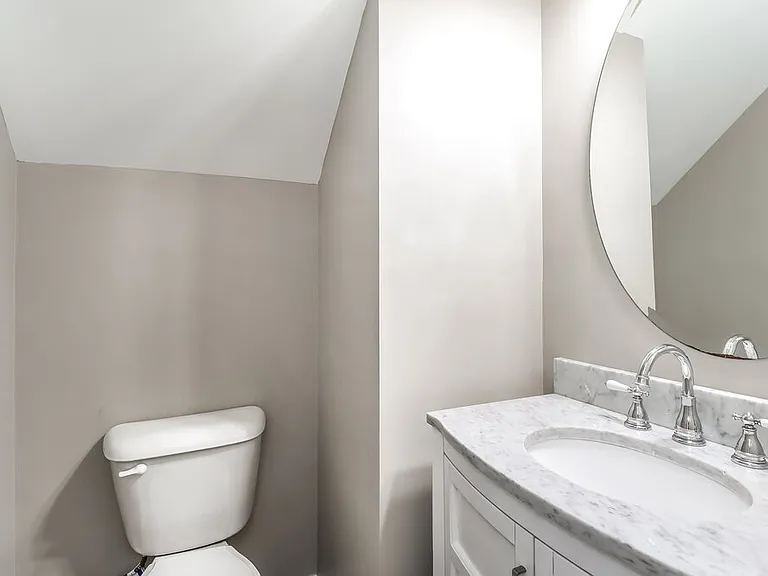 2900 Village Center Dr — Photo 16