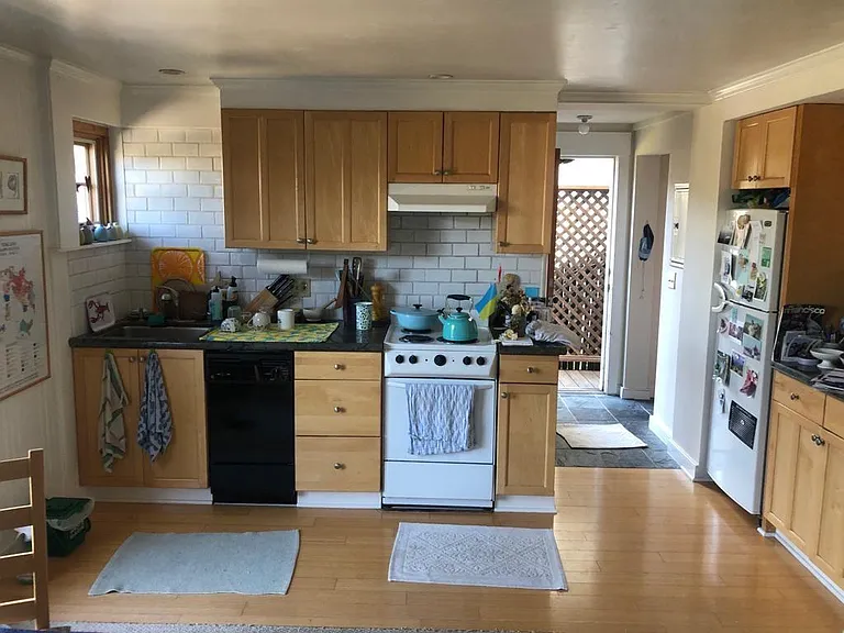 14B Bayview Ave — Photo 5