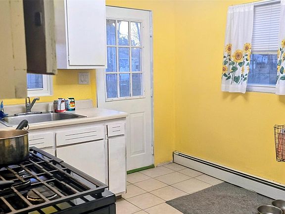 3rd image of 2 Ivy Road