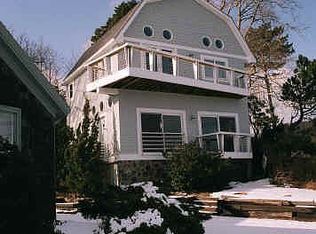 54 Beacon St, Marblehead, MA 01945