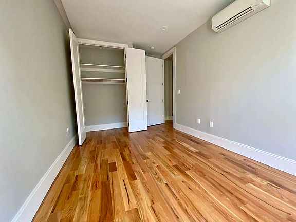 4th image of 245 Sullivan Pl #D9i