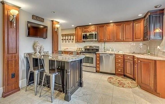 Eat in kitchen.