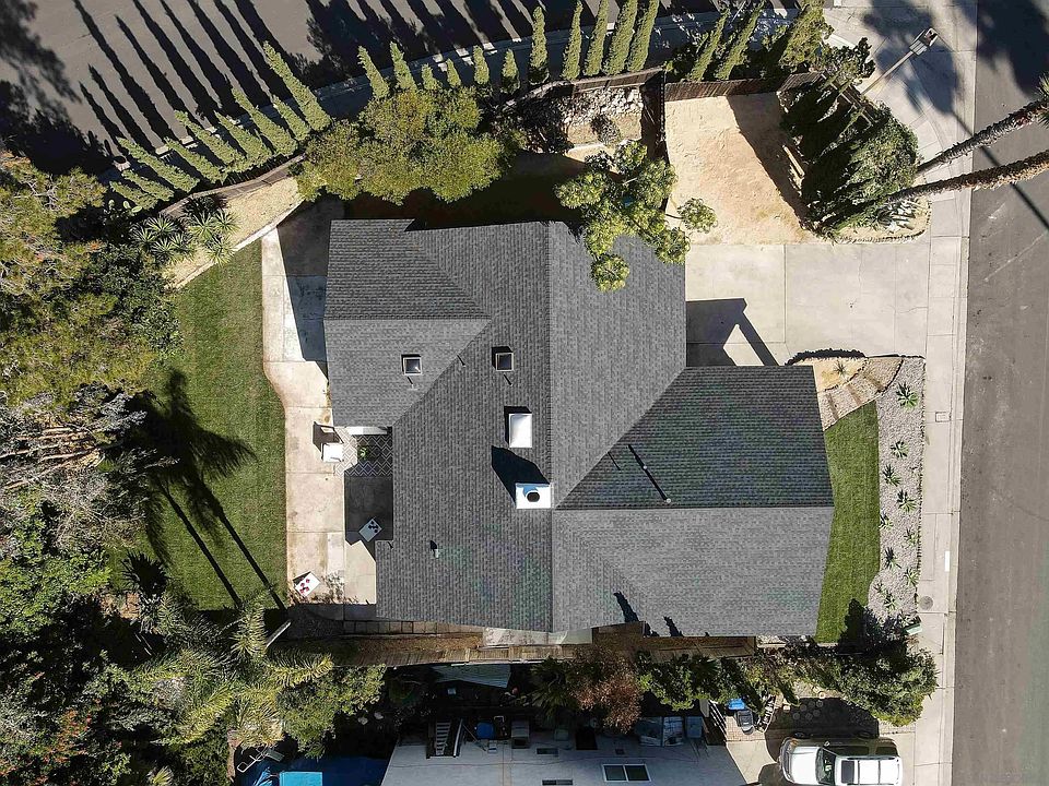 2nd image of 10240 Pinetree Dr