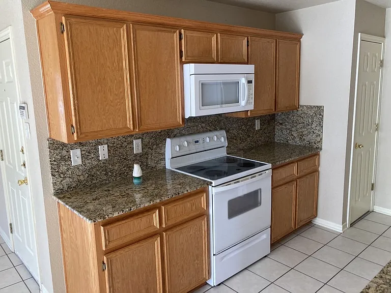4502 Pennington Ave — Photo 6