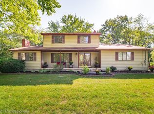 2250 Walnut Rd, Auburn Hills, MI 48326