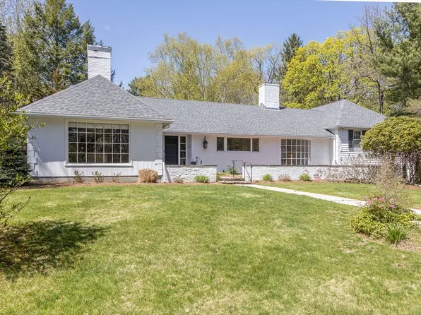 25 Barberry Ln, Haverhill, MA 01830