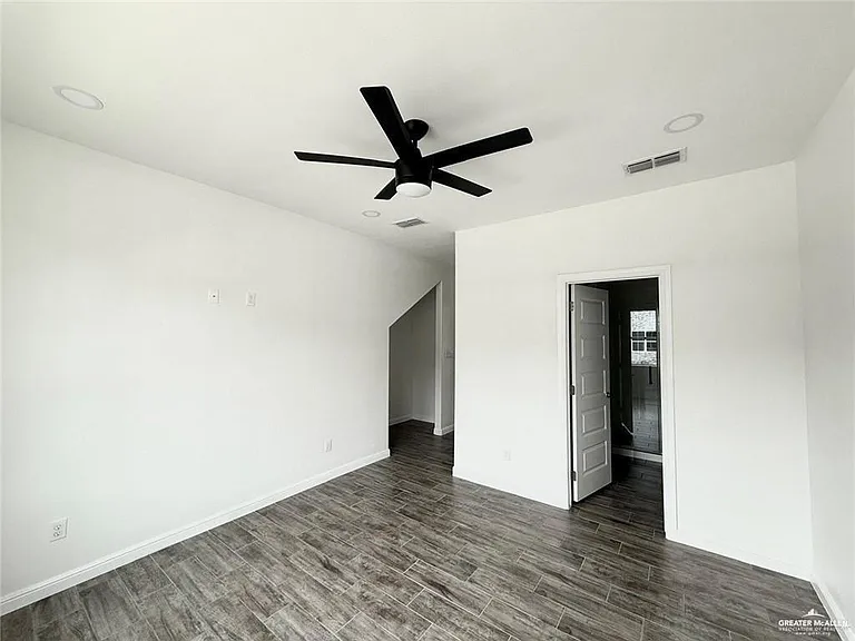 5401 N Crown Point — Photo 1