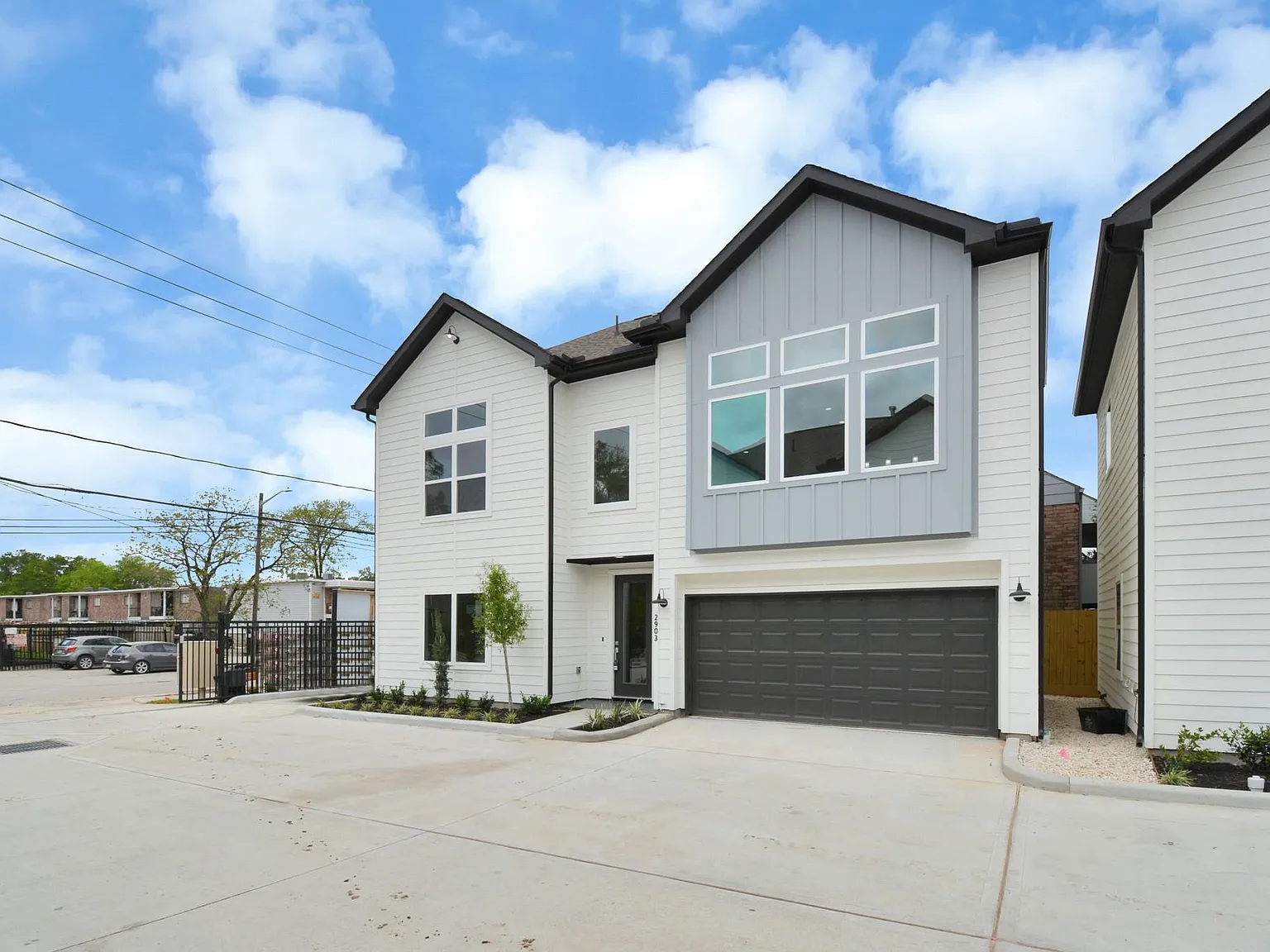 3 bed, 2.5 bath, 1577 sqft, $2,350 — Photo 3