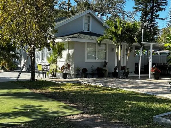 1714 10th St W, Bradenton, FL 34205