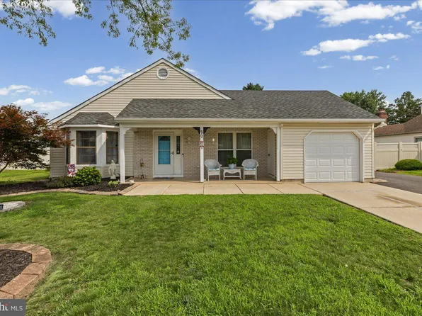 20 S Mars Dr, Sewell, NJ 08080