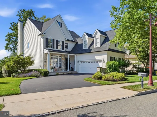 322 Waynebrook Dr, Chester Springs, PA 19425