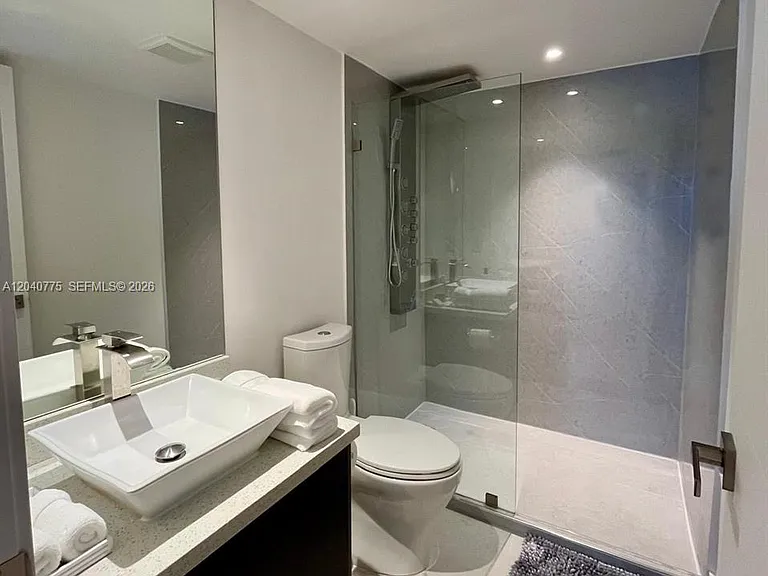 6820 Indian Creek Dr #5C — Photo 11