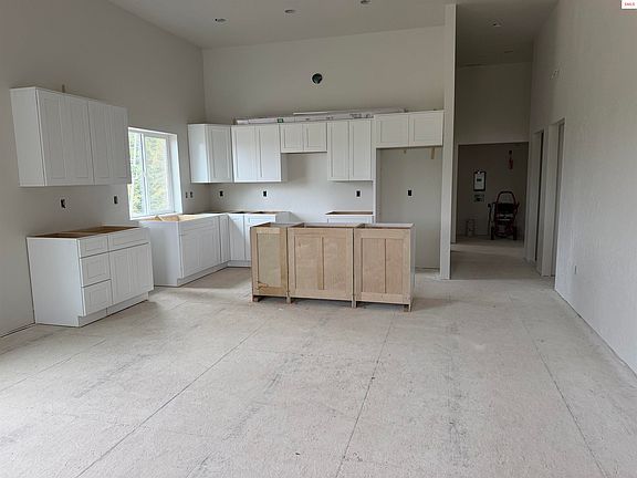 3rd image of 379 Moonfire Rd