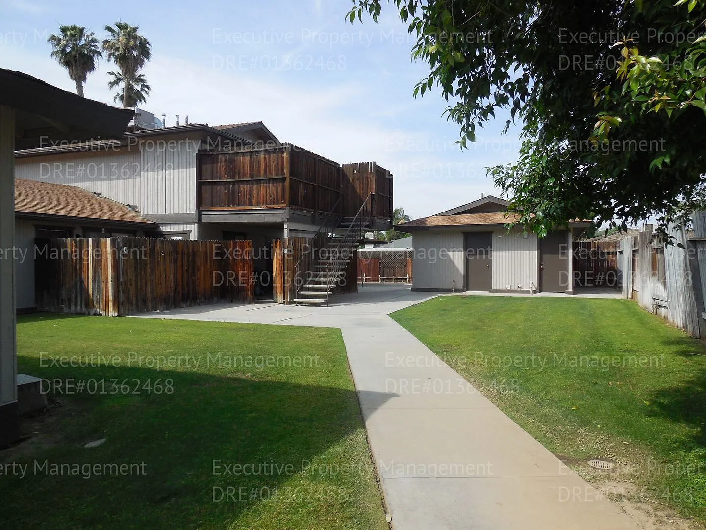 2812 N Half Moon Dr — Photo 2