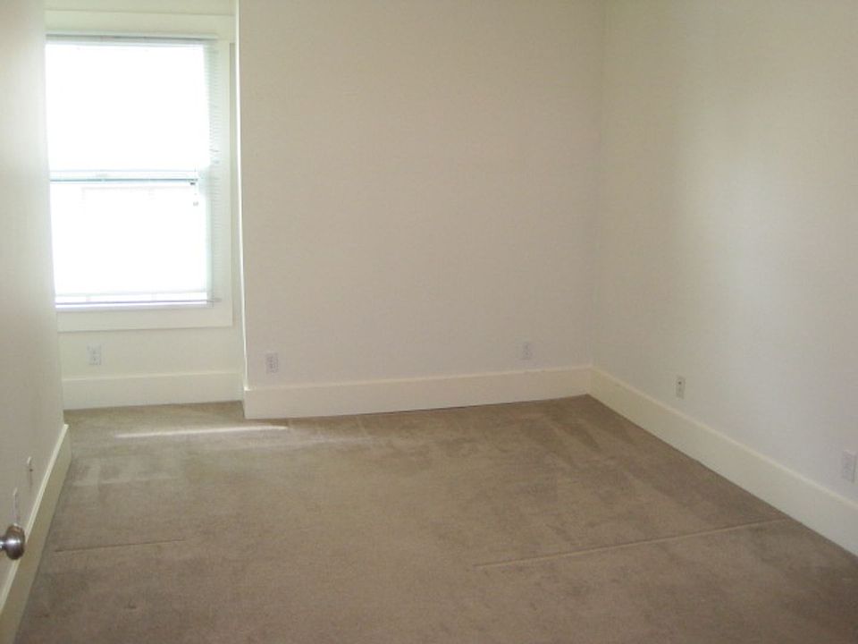 1st image of 4736 18th Ave NE #2-C